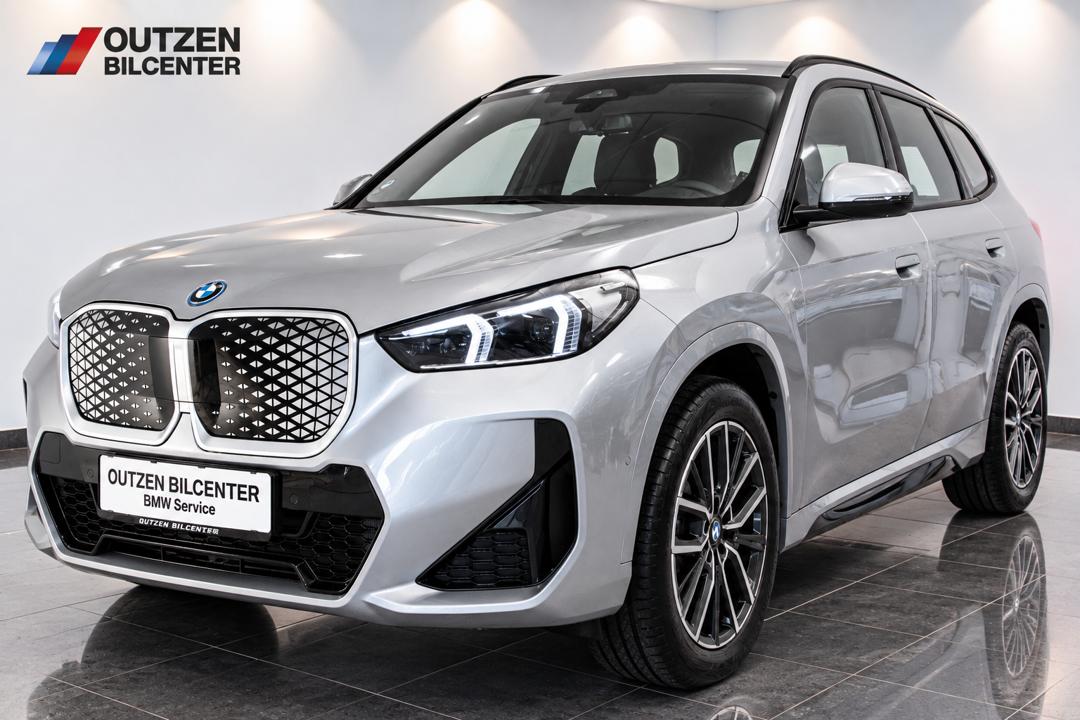 BMW iX1 eDrive20 M-Sport hos Outzen Bilcenter