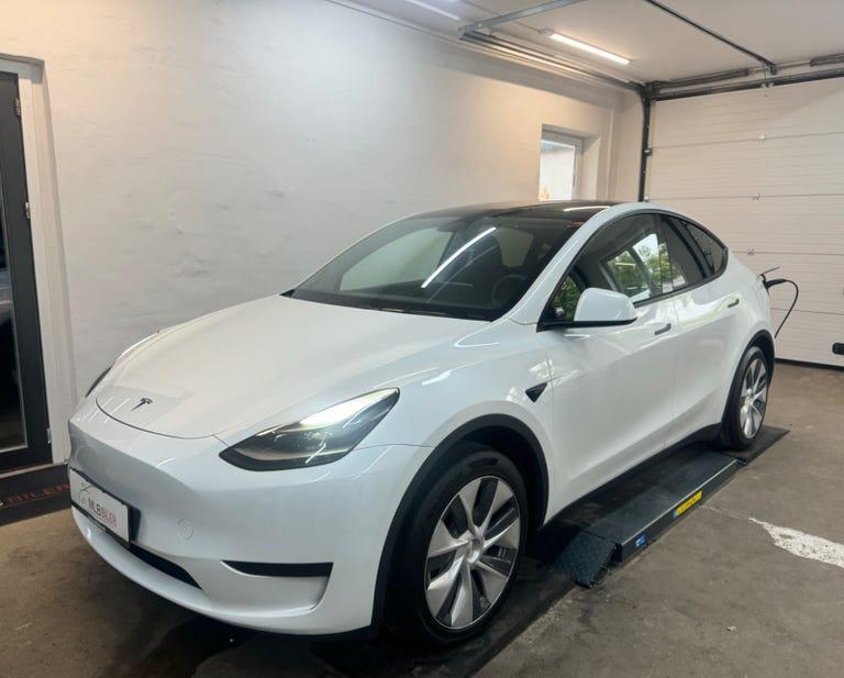 Tesla Model Y Long Range RWD hos MLB Biler