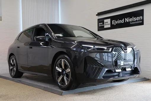 BMW iX xDrive40 Fully Charged hos Ejvind Nielsen Automobiler