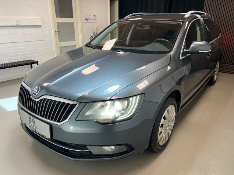 Skoda Superb 2,0 TDi 170 Elegance Combi hos SR Auto