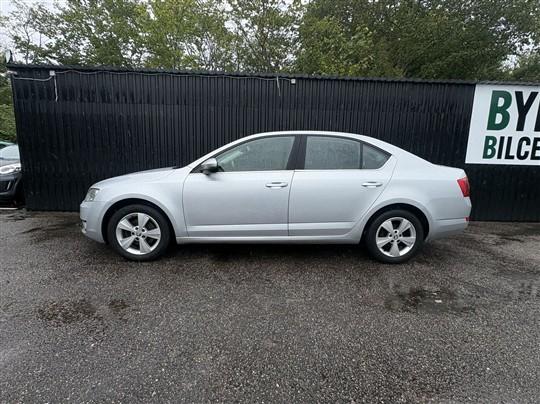 Skoda Octavia 1,6 TDI Common Rail DPF Elegance DSG 105HK 5d 7g Aut. hos Byens Bilcenter