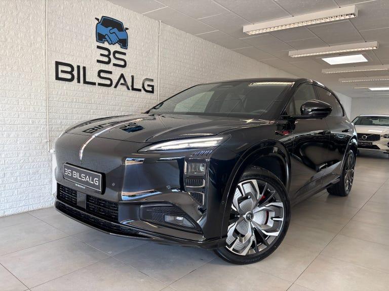 Hongqi EHS7 111 Exclusive hos 3S Bilsalg