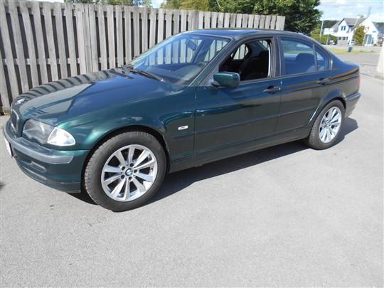 BMW 318i 1,9 118HK hos Det Lille Autocenter