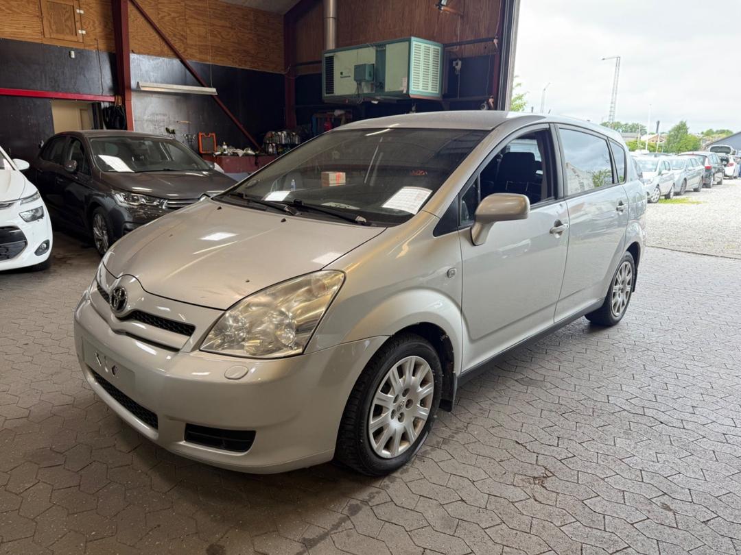 Toyota Corolla Verso Luna 7prs hos Aaby Biler