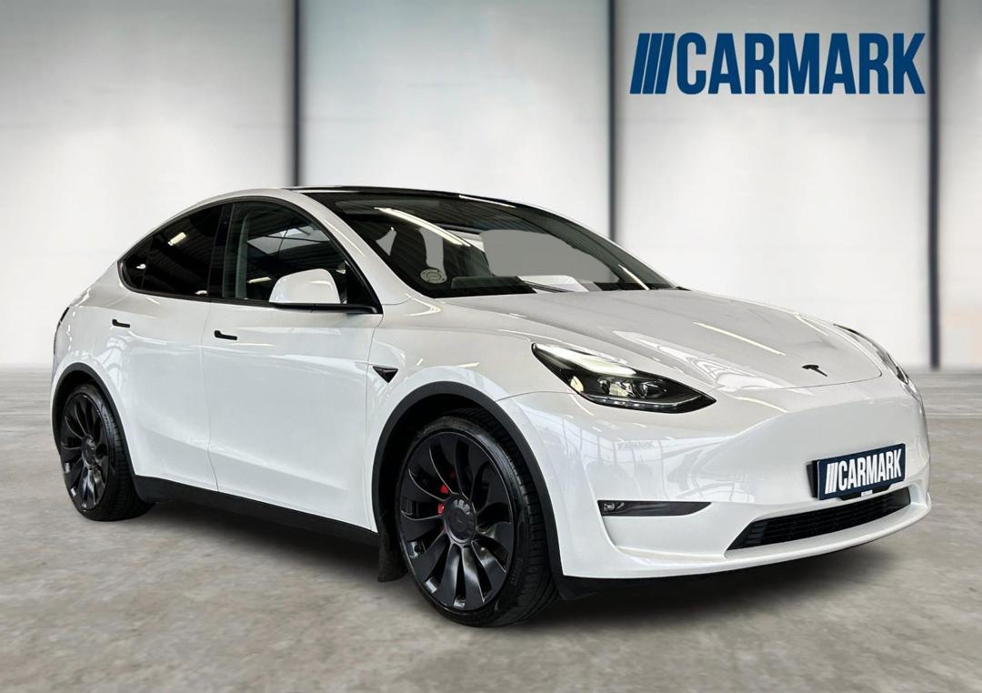 Tesla Model Y Performance AWD 5d hos Carmark
