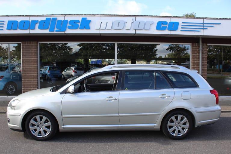 Toyota Avensis 1,8 VVT-i Sol stc. hos Nordjysk Motor Co.