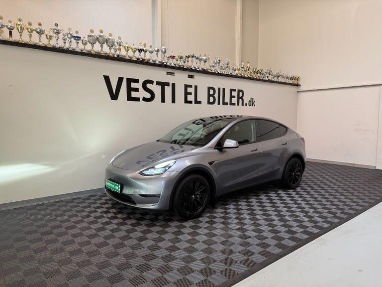 Tesla Model Y Long Range AWD hos Vesti El Biler