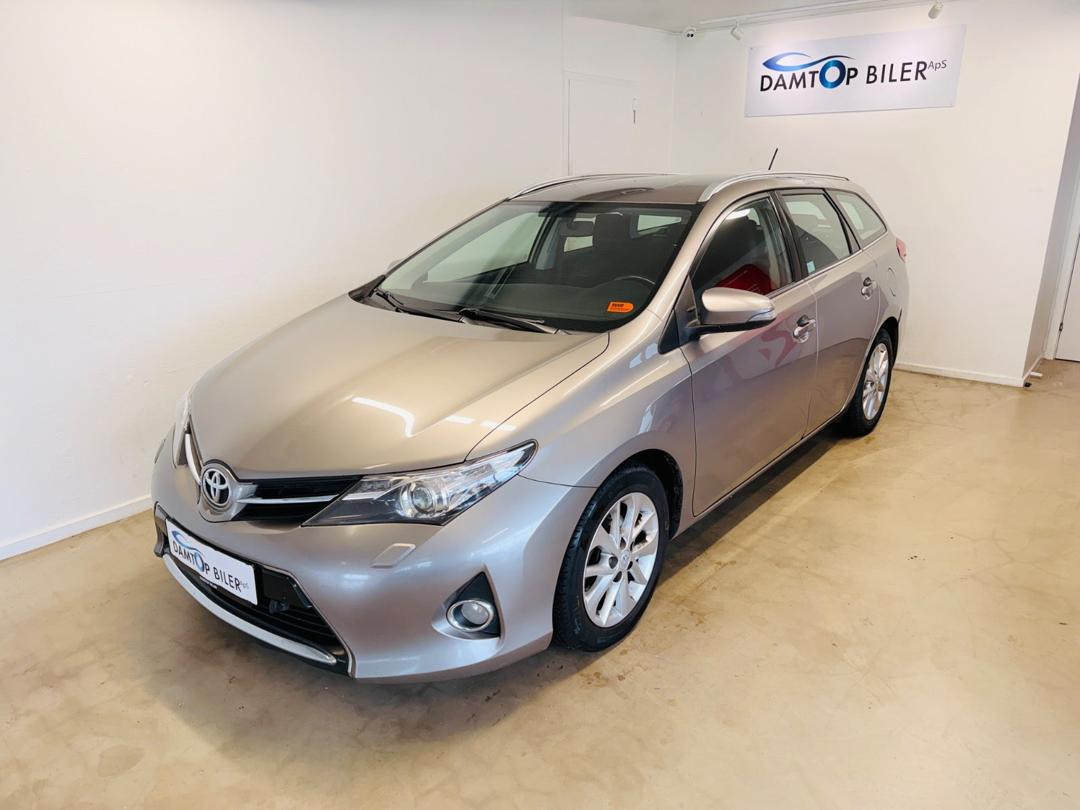 Toyota Auris D-4D T2 Premium Touring Sports hos Damtop Biler