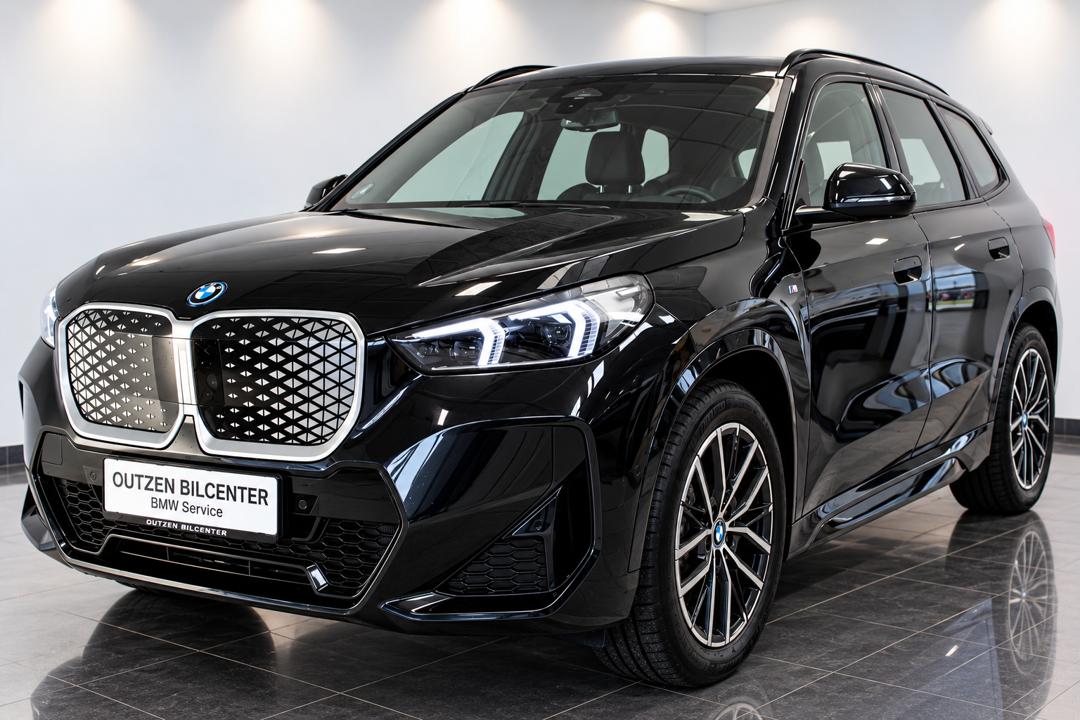 BMW iX1 eDrive20 M-Sport hos Outzen Bilcenter