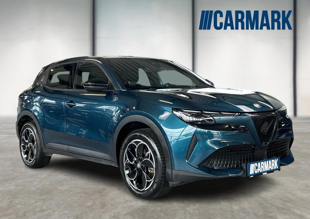Alfa Romeo Junior Elettrica Core 5d hos Carmark