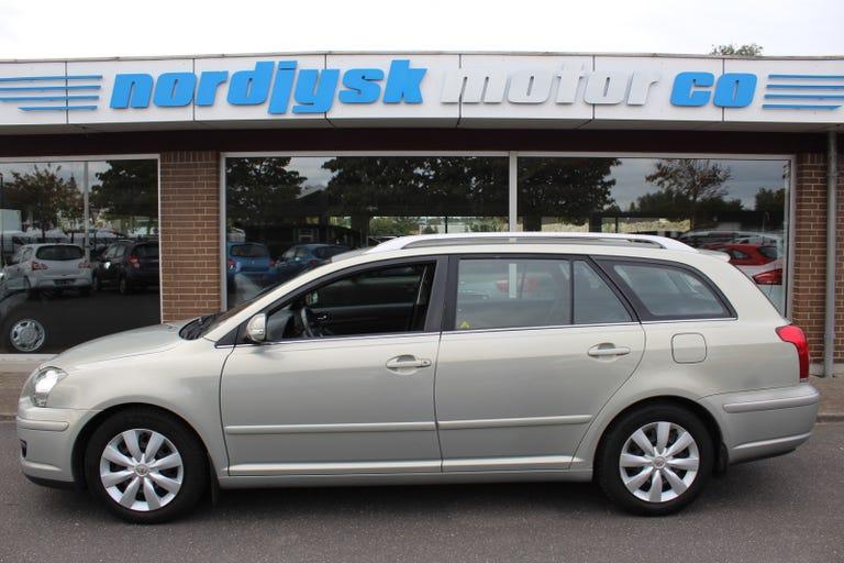 Toyota Avensis 1,8 VVT-i Sol stc. hos Nordjysk Motor Co.
