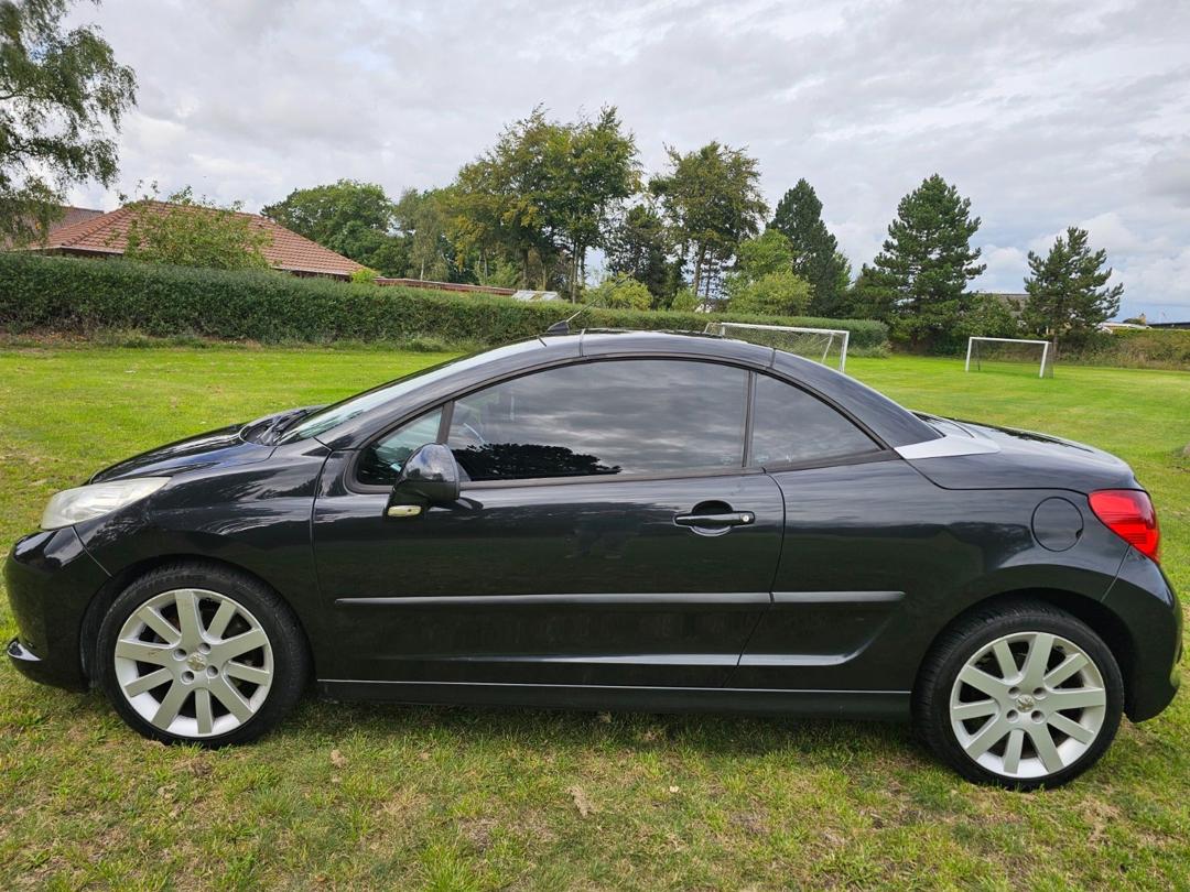 Peugeot 207 1,6 THP 150 Sport CC hos Svends Auto