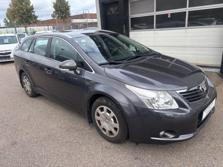 Toyota Avensis 1,8 VVT-i T2 stc. hos Autocenter Herlev