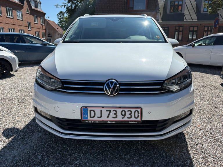 VW Touran 1,5 TSi 150 Highline DSG 7prs hos AJ Biler