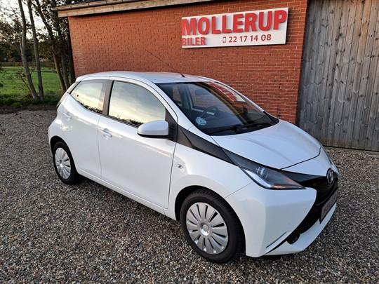 Toyota Aygo 1,0 VVT-I X-Play + X-Touch 69HK 5d hos Mollerup Biler