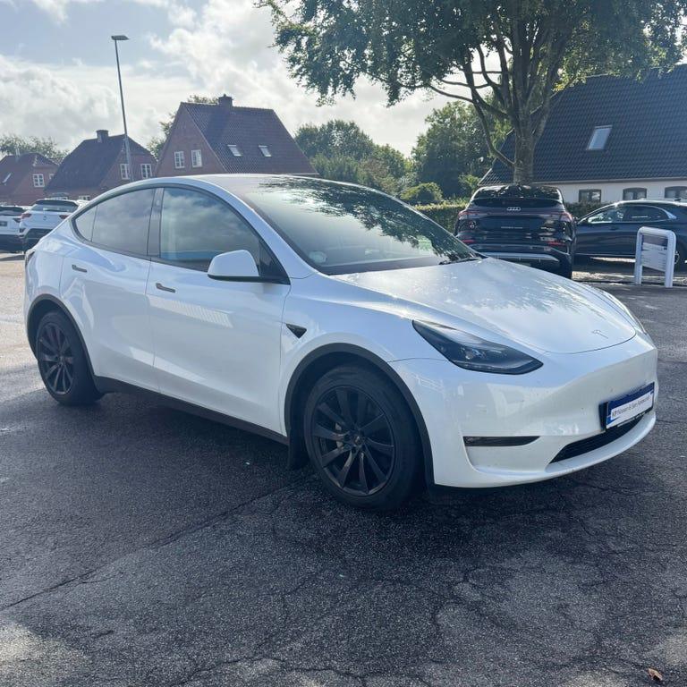 Tesla Model Y Long Range AWD hos K.P. Nissen