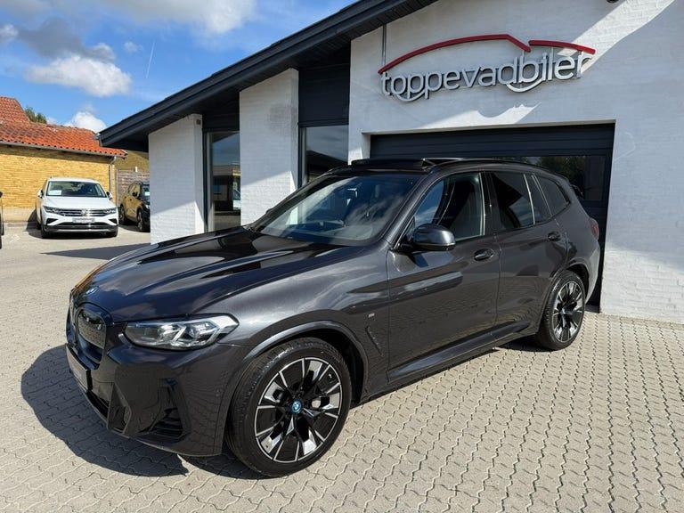 BMW iX3 Charged Plus M-Sport hos Toppevad Biler