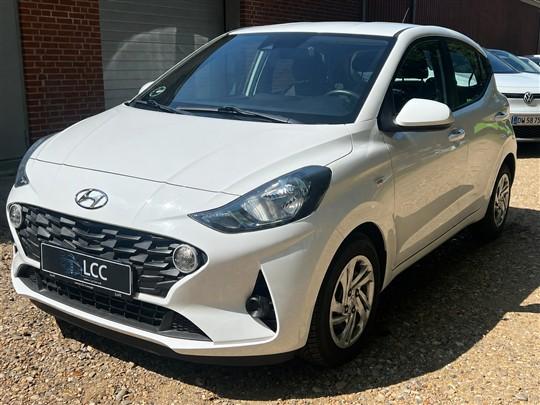 Hyundai i10 1,0 Advanced 67HK 5d hos Luxury Car Concept