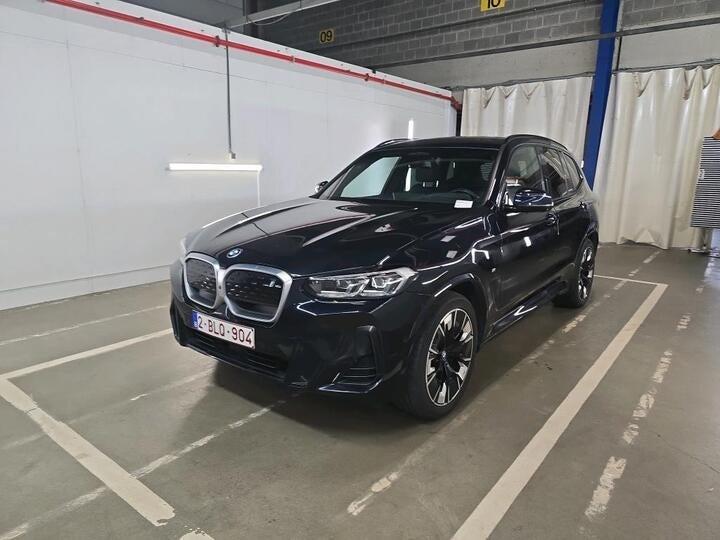 BMW iX3 Charged Plus M-Sport hos Stuttcars