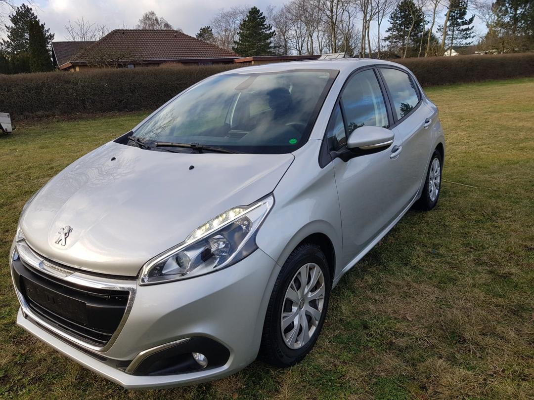 Peugeot 208 1,2 VTi 82 Active hos Svends Auto