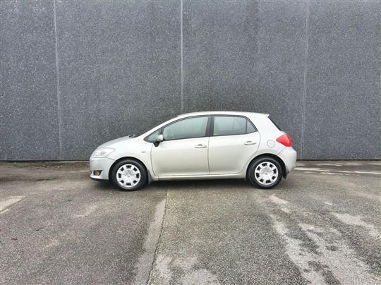 Toyota Auris 2,0 D-4D DPF T3 126HK 5d hos Nordjysk Autocenter