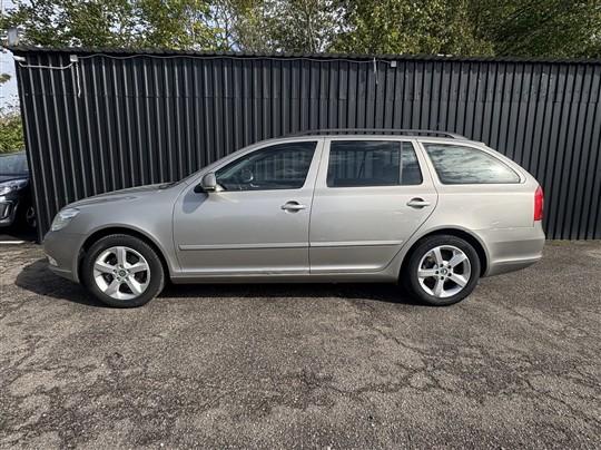 Skoda Octavia Combi 1,4 TSI Elegance 122HK Stc 6g hos Byens Bilcenter