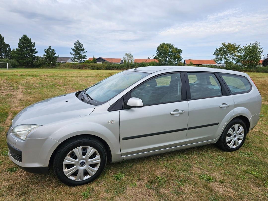 Ford Focus 2,0 145 Trend Collection stc. hos Svends Auto
