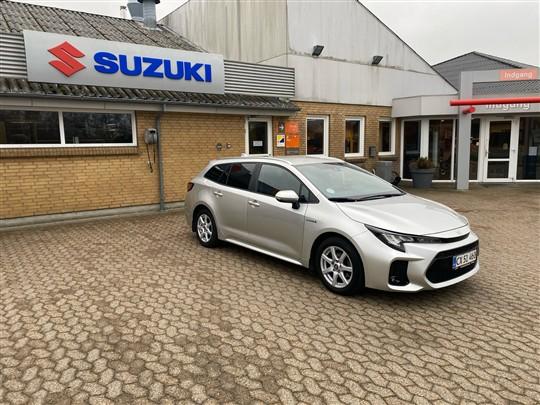 Suzuki Swace 1,8 Hybrid Active E-CVT 122HK Stc Trinl. Gear hos Fasterholdt Biler