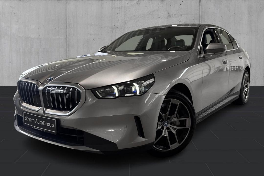 BMW i5 eDrive40 Sport Line hos Bayern AutoGroup