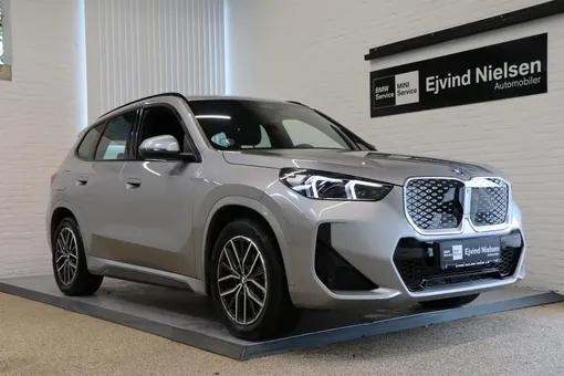 BMW iX1 xDrive30 M-Sport hos Ejvind Nielsen Automobiler