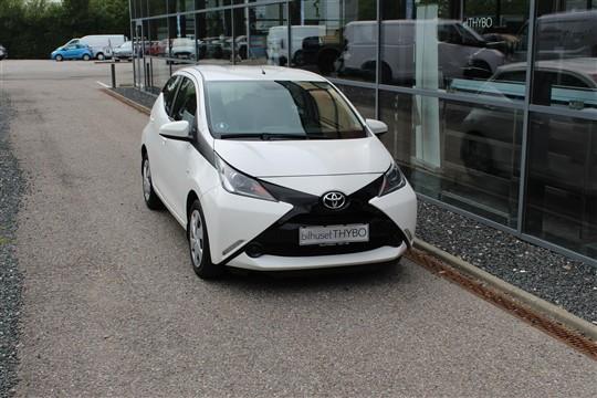 Toyota Aygo 1,0 VVT-I X-Play + X-Touch 69HK 5d hos bilhusetTHYBO