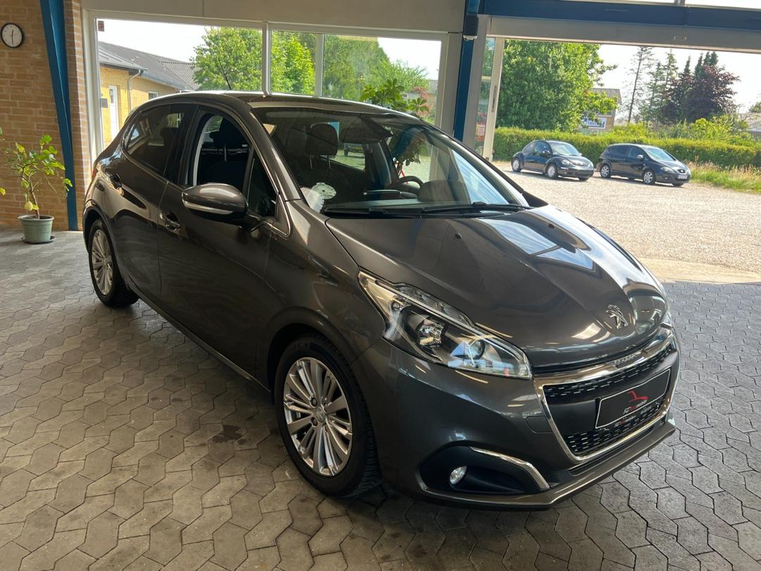 Peugeot 208 1,5 BlueHDi 100 Infinity Sky hos Fair Automobiler